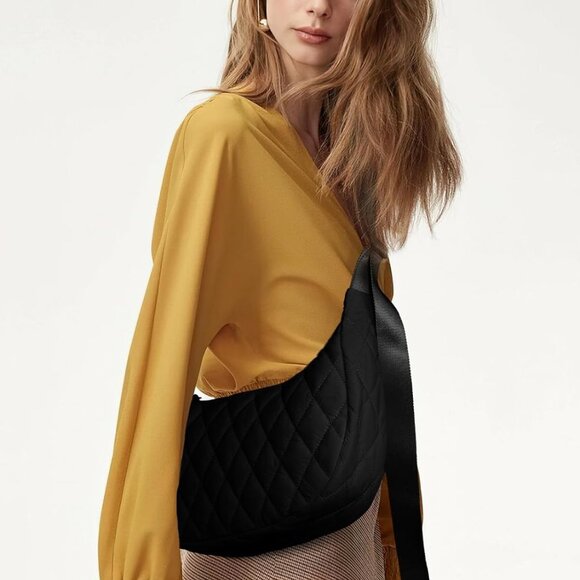 Ultra-Lightweight Quilted Crossbody Bag - Fashion Meets Functionality in Black - Picture 2 of 6